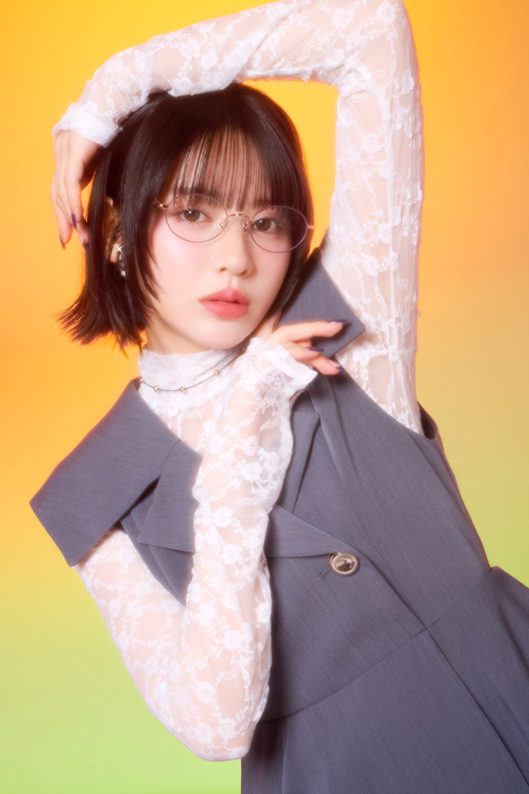 Zoffコラボ眼鏡をかける鎮西寿々歌：SUZUKA's Select