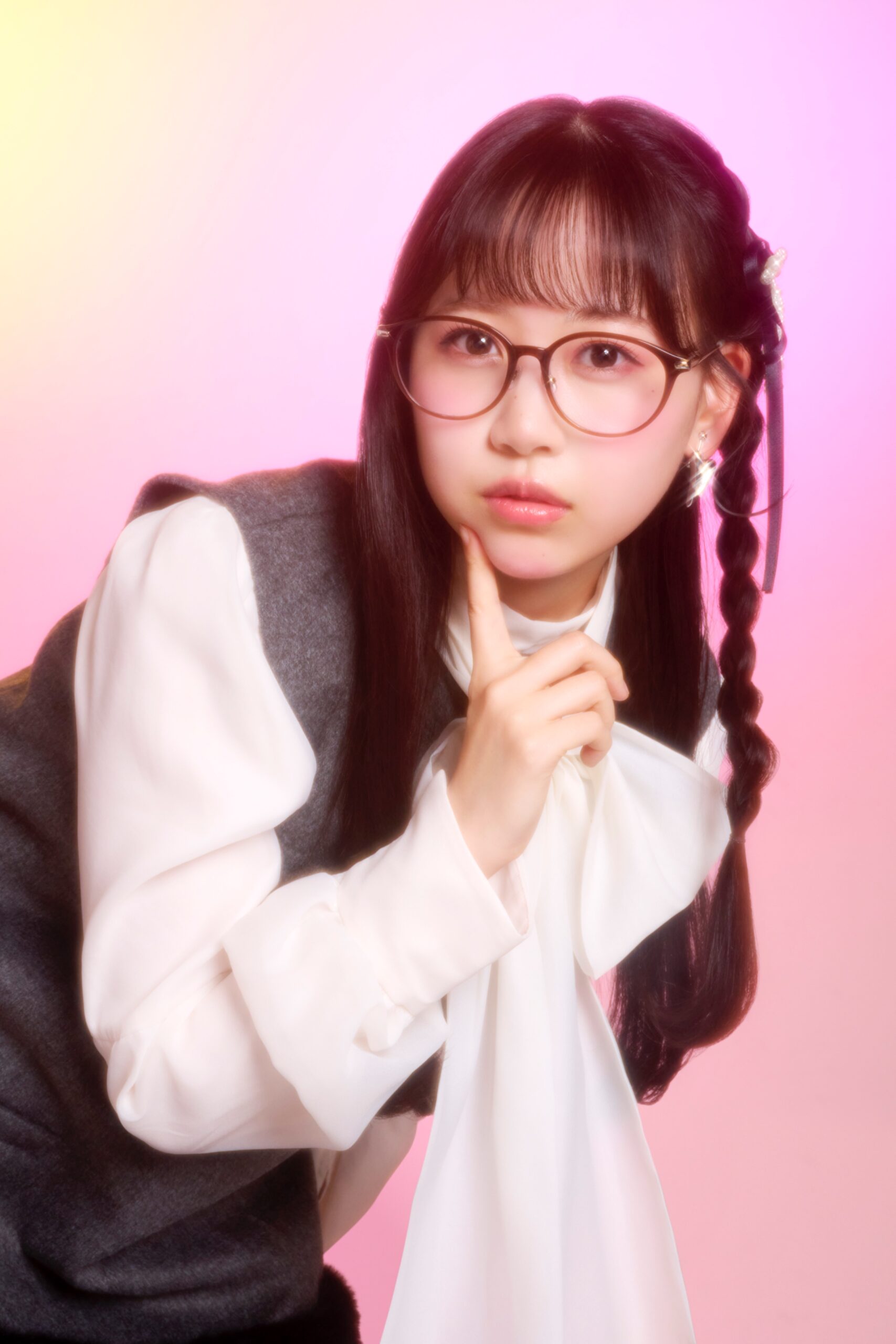 Zoffコラボ眼鏡をかける松本かれん： KAREN's select